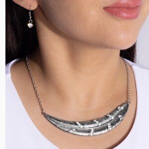 Jumbo Metal Feather Necklace Set